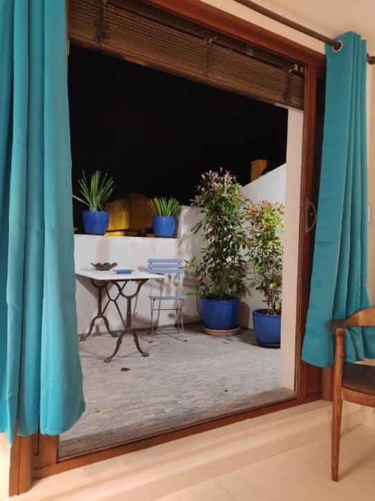Belle Chambre Spacieuse, Tropezienne, Vue Remparts, Clim, Parking Aigues-Mortes Exterior photo